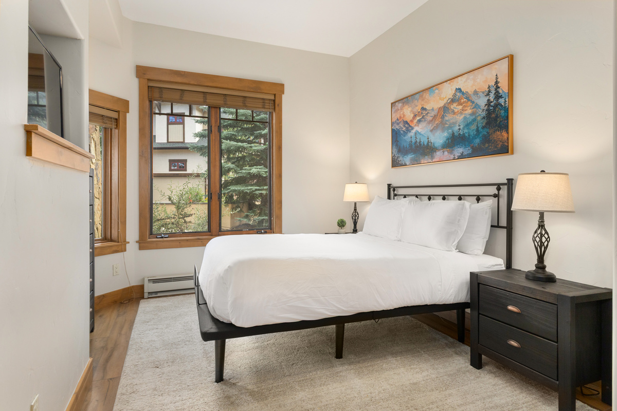 Ensuite Bedroom 1 | Queensize Bed