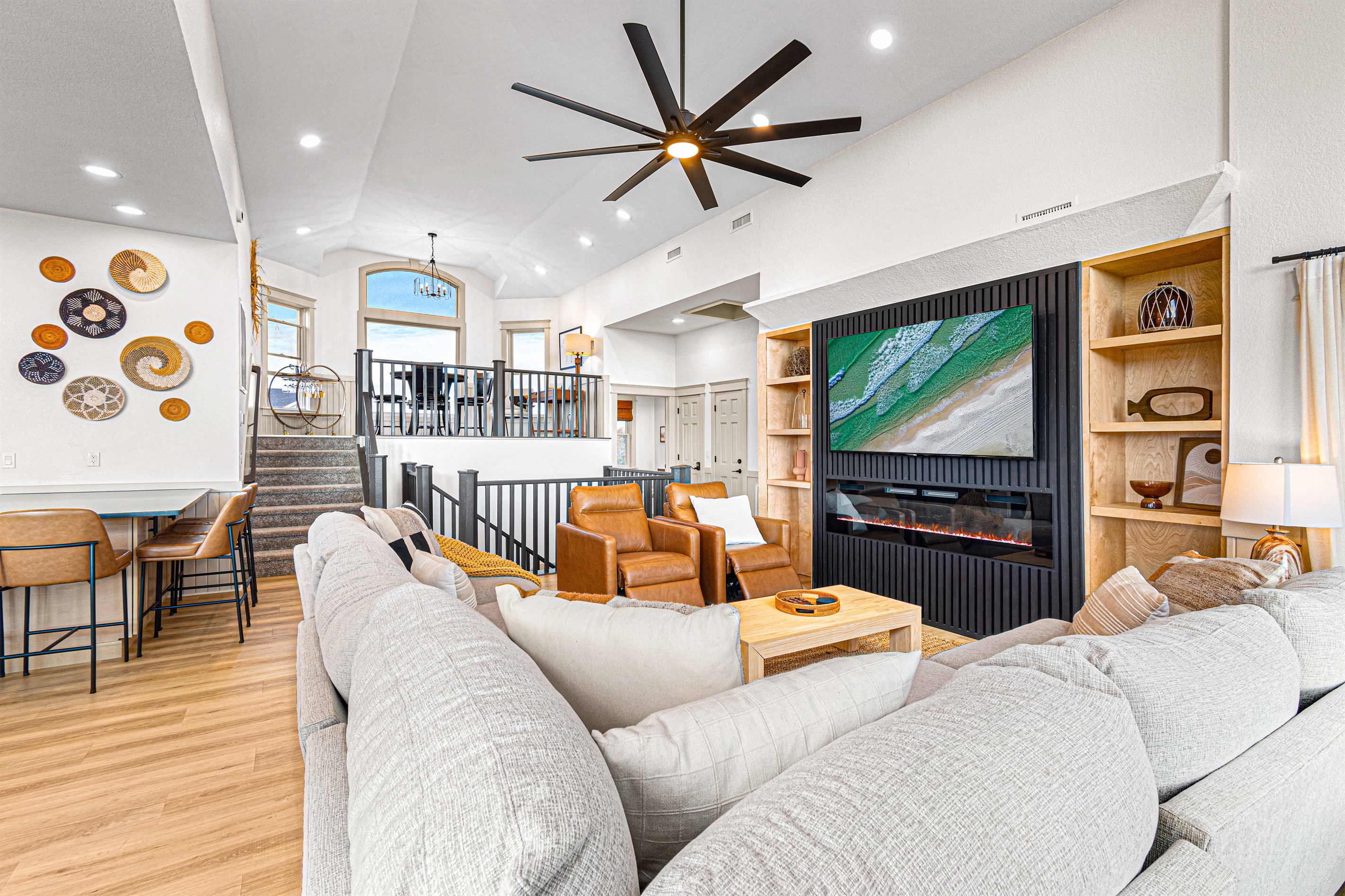 Great room with ships watch loft