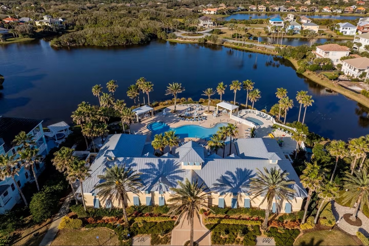Resort-style relaxation just moments from your door 🌴
Lounge by the lakeside pool, soak in the spa, and enjoy the tropical setting—perfect for unwinding between beach days and sunset strolls.
