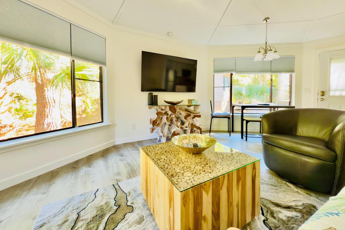 Living area with Smart TV