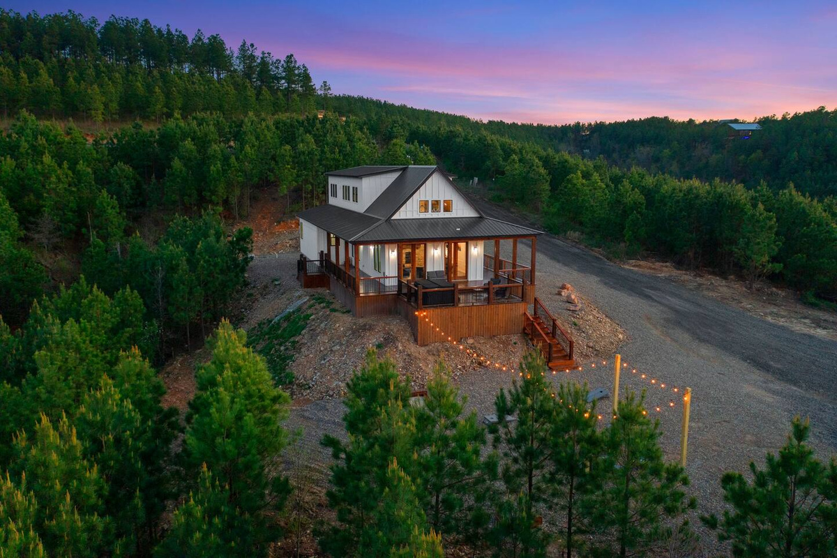 Outdoor views of Mountainaire!
