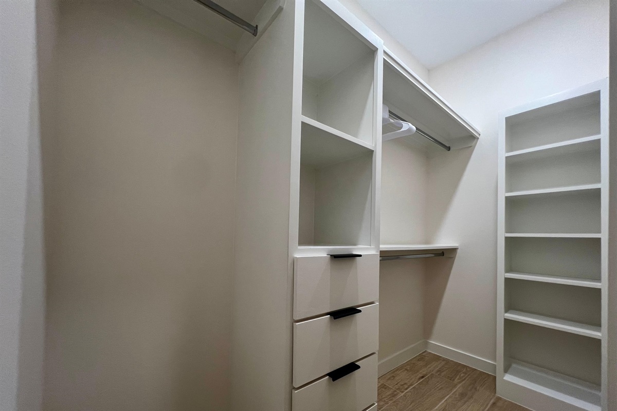 Primary Bedroom Closet