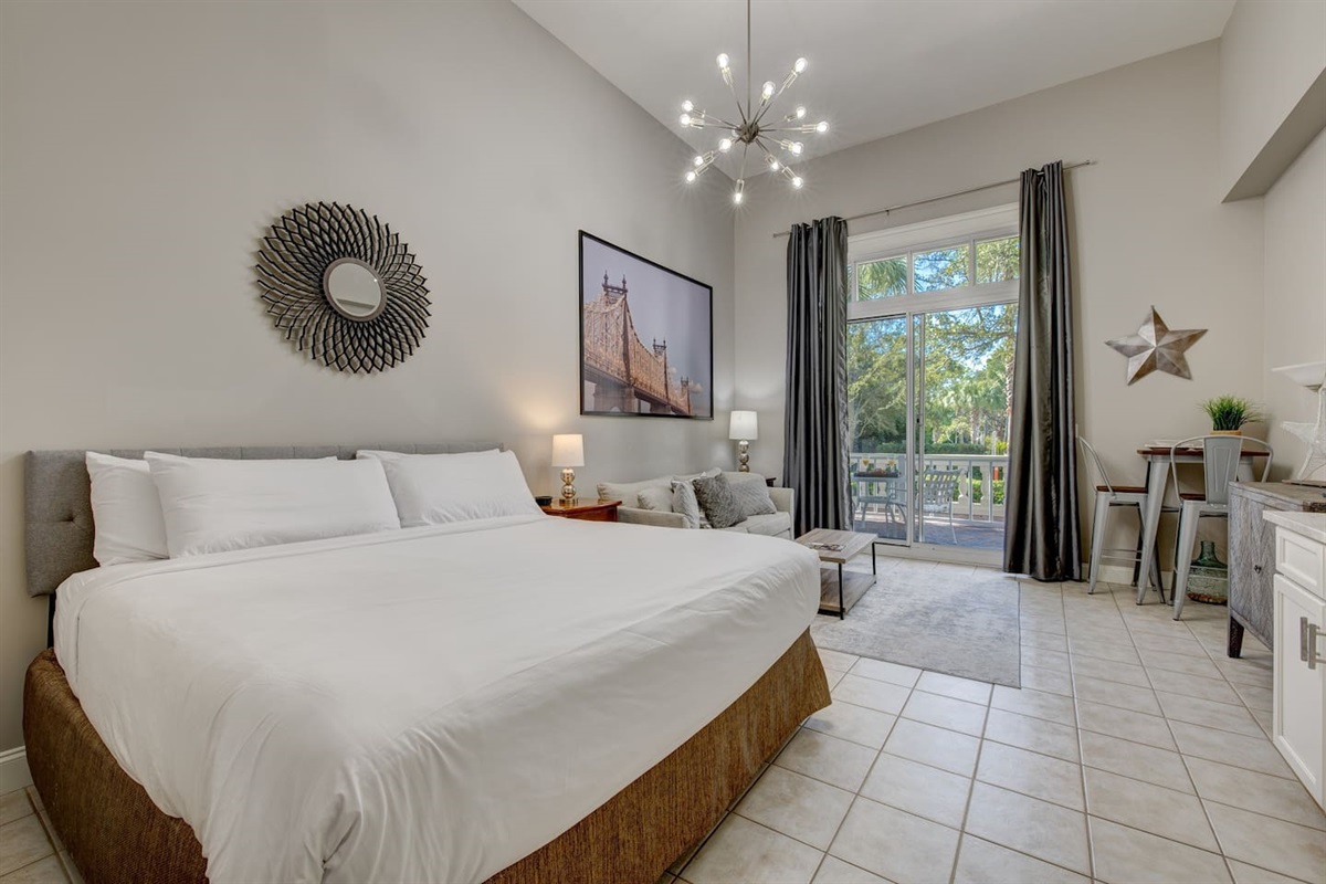 This open concept studio comfortably sleeps up to four between the king-size bed and queen-size pullout right next to The Village, the heart of the SanDestin Golf & Beach resort.