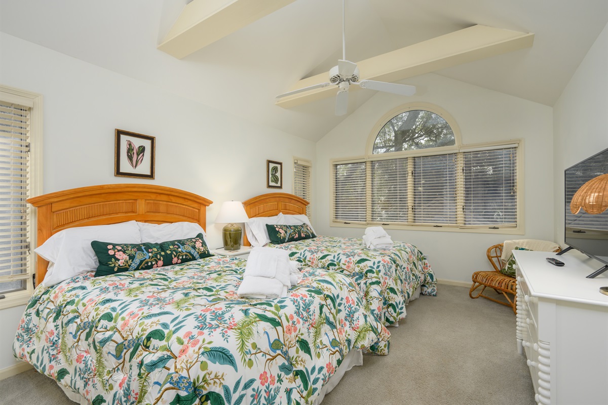 Double Queen bedroom upstairs