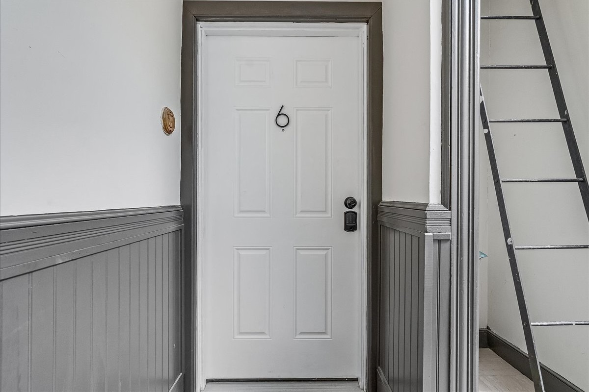 Front entrance of the apartment.