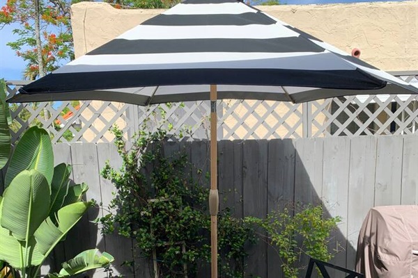 Delight in your morning brew or dine alfresco on the lovely outdoor patio, surrounded by charm and the gentle warmth of the Florida breeze.