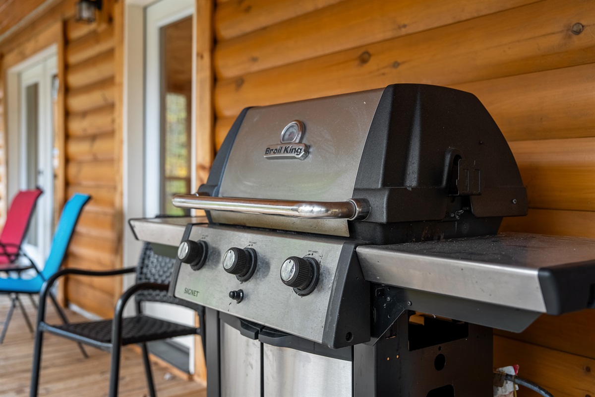 Grill and Chill on the spacious deck !