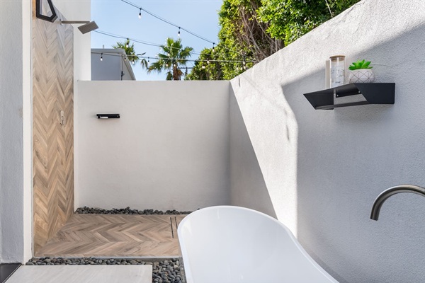 Private outdoor shower
