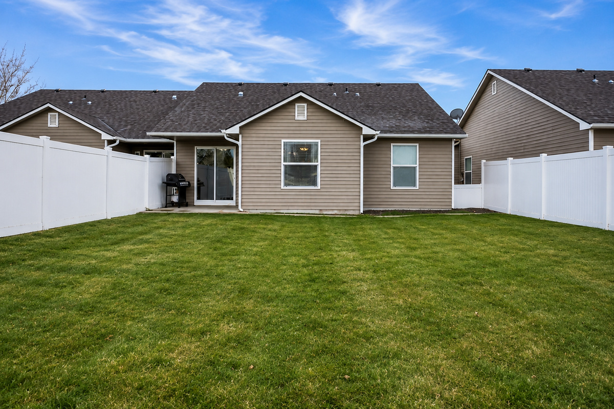 Home 1: Large Private Backyard with Grill