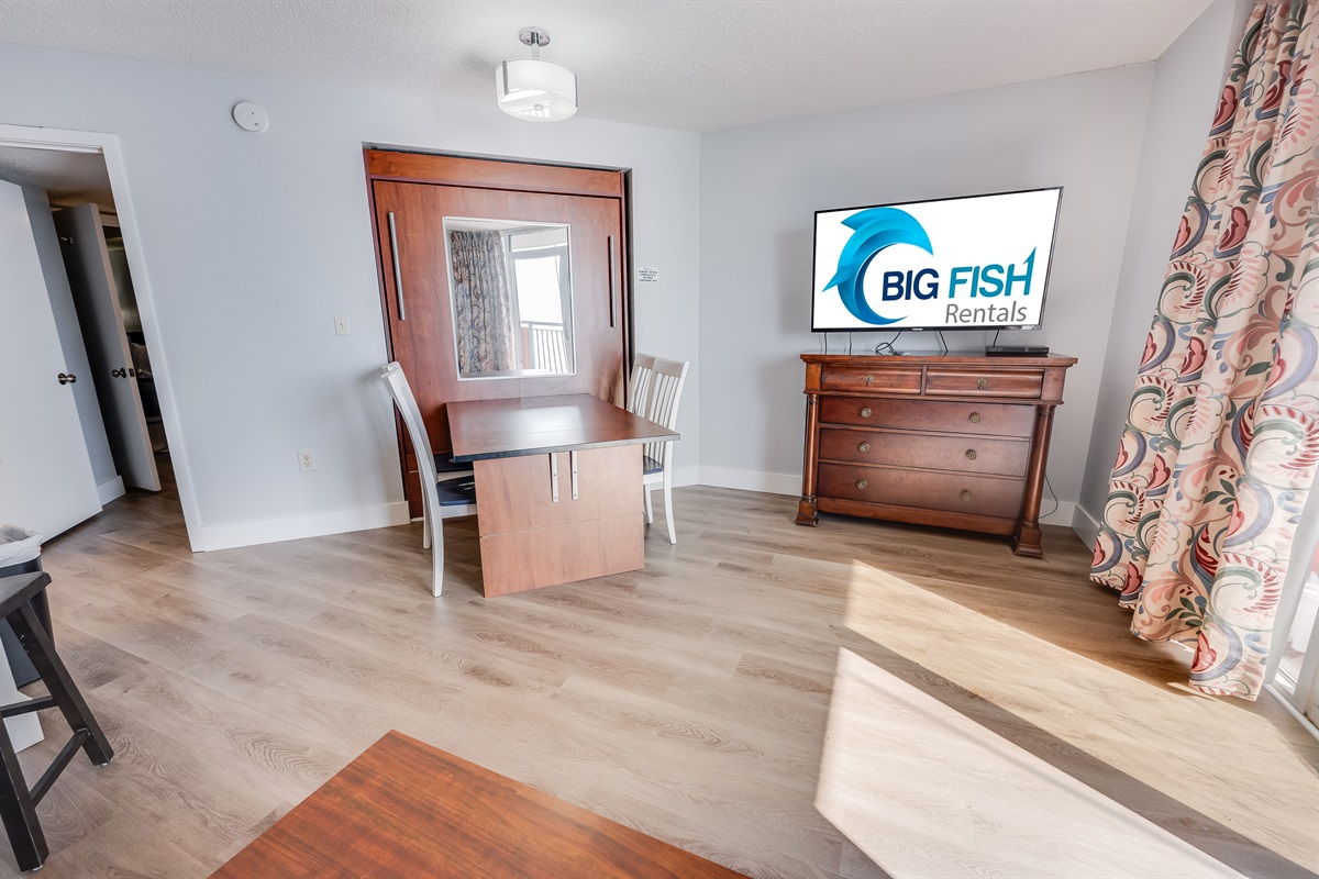 Living Room with Stunning Views🌊☀️
