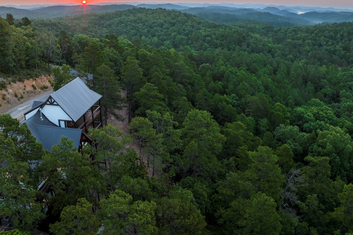 Secluded luxury cabin surrounded by beautiful forest landscapes and mountain serenity