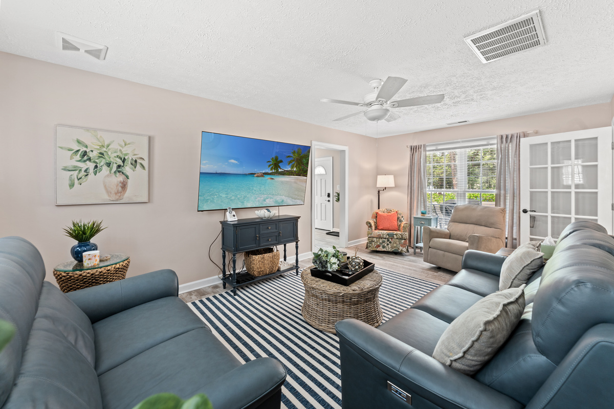 Family Room w/ extra seating for everyone