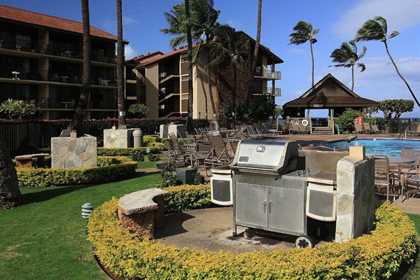 Poolside BBQ's are really cool! 5 BBQ's at each pool.