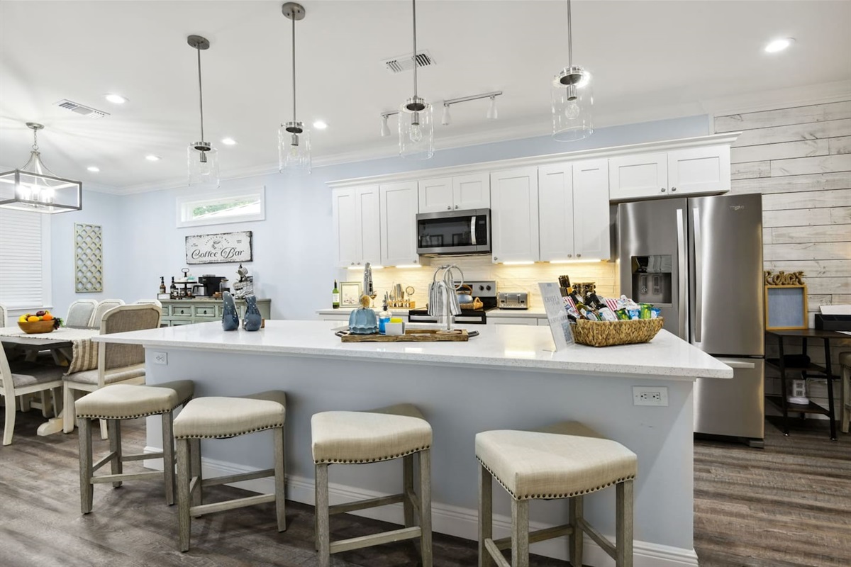 Cook, dine, and unwind in style! 