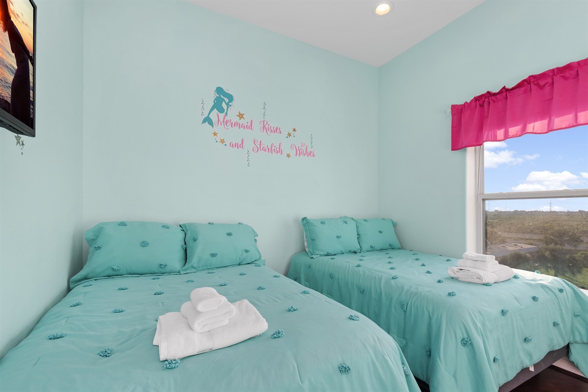 31b32fd71efc4b94a1e6dad6811f174c Large | Beachhouse | Texas | TX | Vacation Homes | Galveston | Crystal Beach | Kokomo | Breezy Days | Beachfront Elegance | Sunrise Serenity | Southern Sands Property Management, LLC