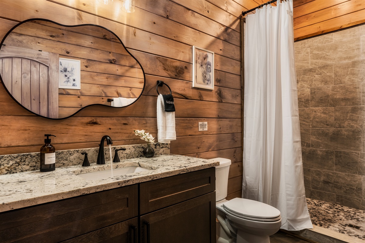 Bathroom 5: En suite full bathroom with walk-in shower