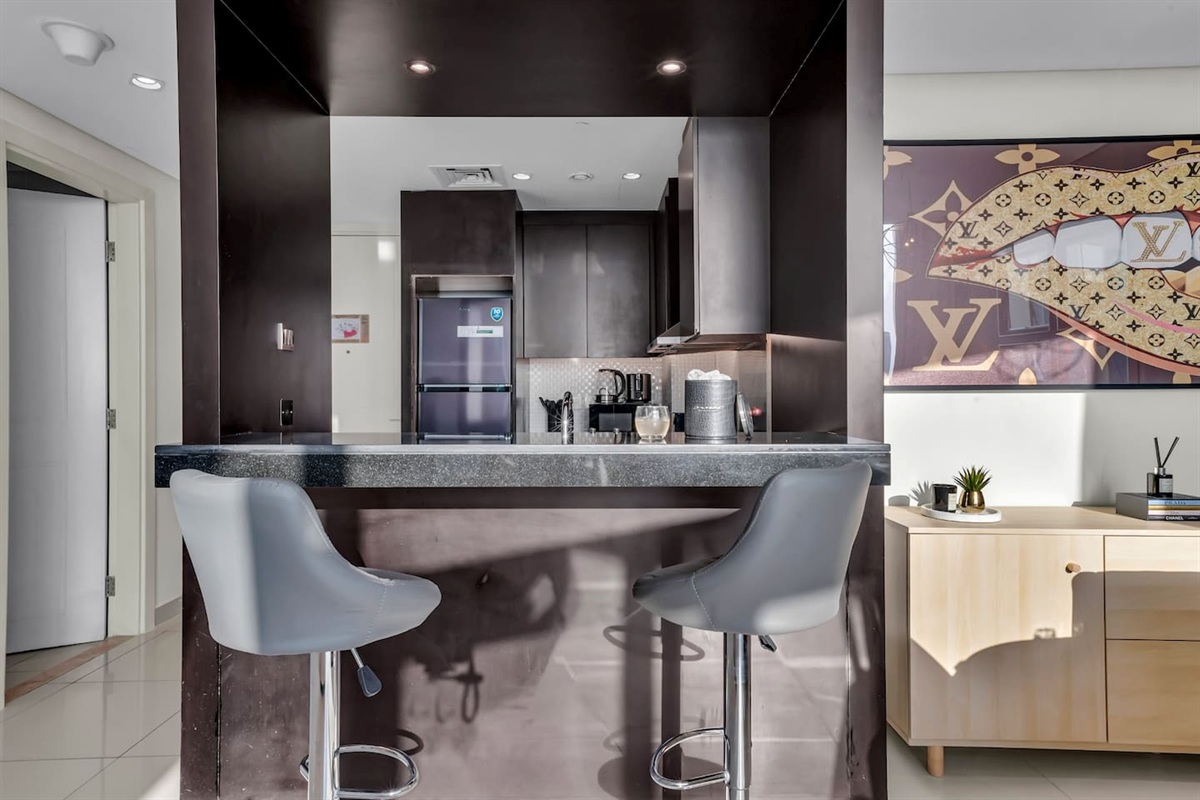 Bar with stools for a refreshing aperitif