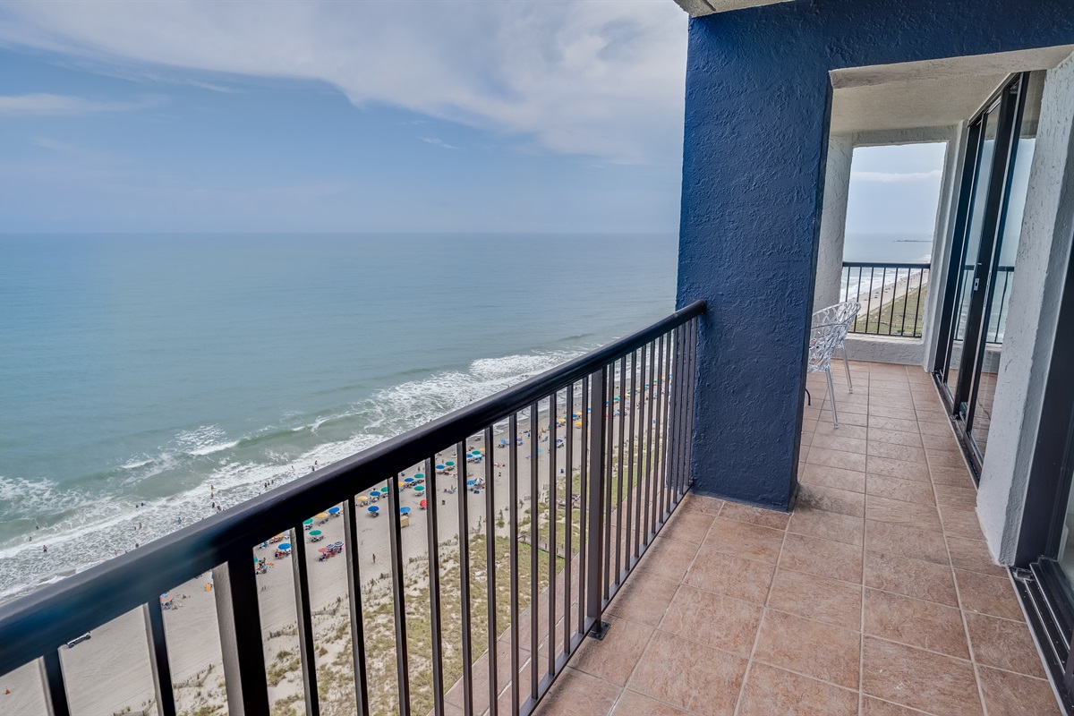 Balcony with Amazing Views of the Ocean🌊☀️