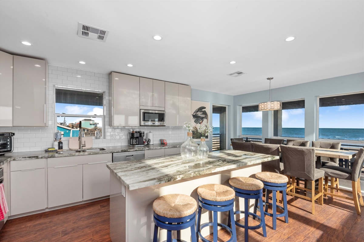 31d5776cfb6b41dba513b26bc0b2d36f Large | Beachhouse | Texas | TX | Vacation Homes | Galveston | Crystal Beach | Kokomo | Breezy Days | Beachfront Elegance | Sunrise Serenity | Southern Sands Property Management, LLC
