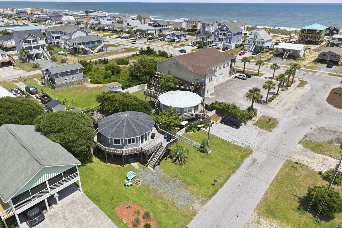 Enjoy the best of Surf City with the beach just a short stroll away, plus local restaurants, shops, and attractions nearby