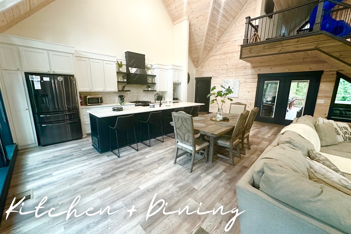 Gather in this fully stocked chef’s kitchen.