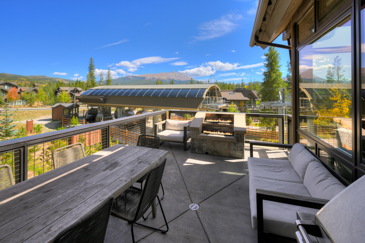 Exterior Patio off of Kitchen