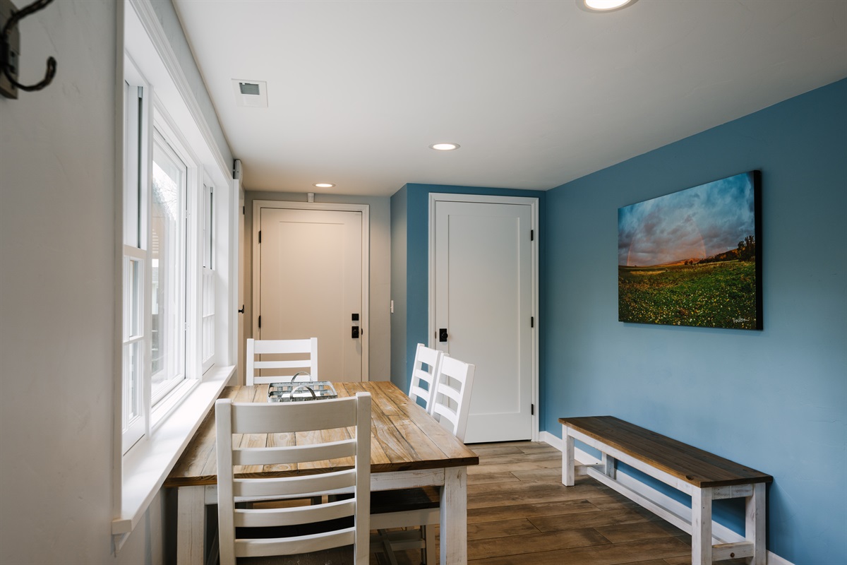 Farmhouse Nook area/seats for 6, adjacent to kitchen & dining room. 