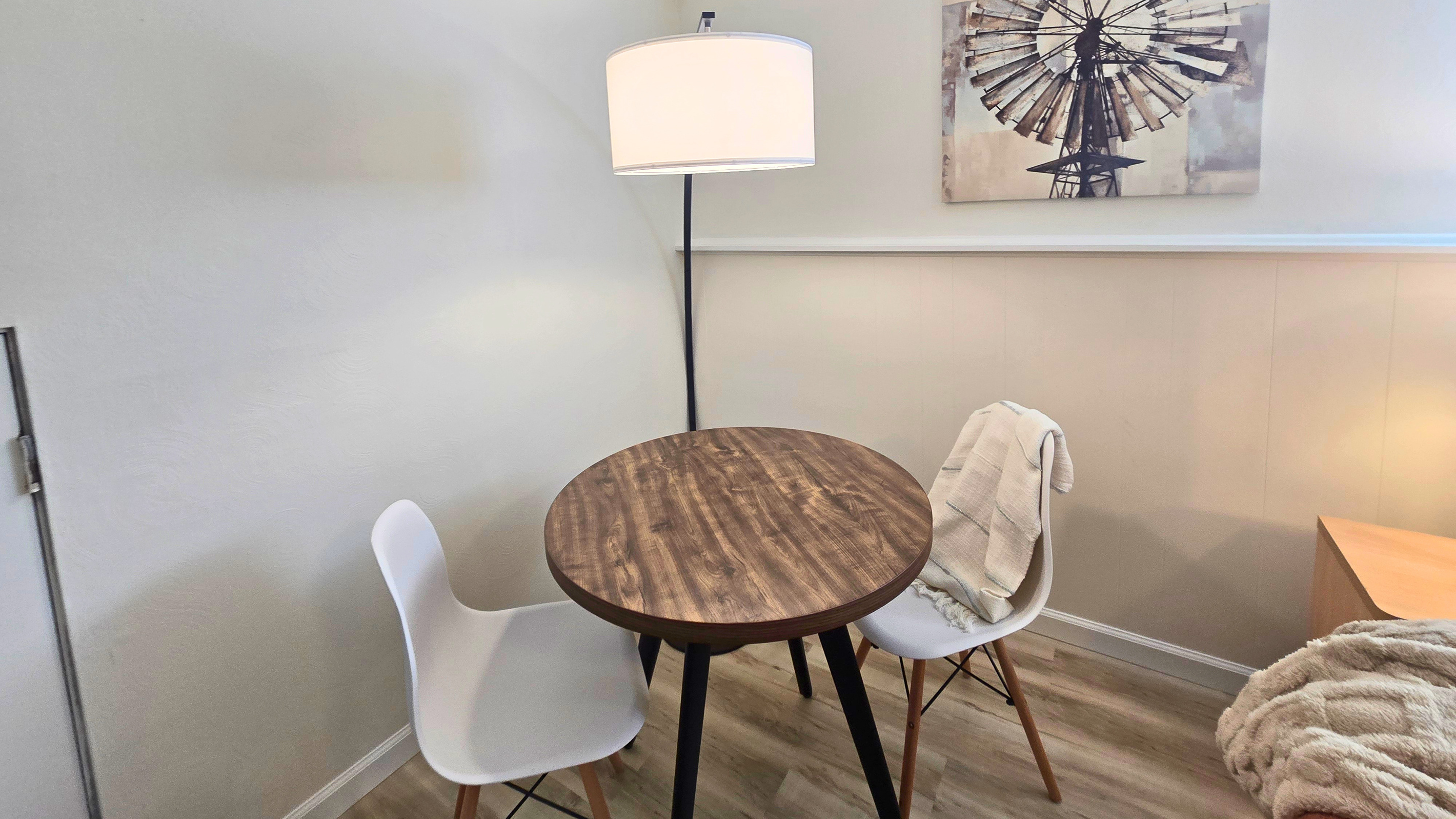 A dedicated workspace lets you stay productive while remaining part of the conversation.