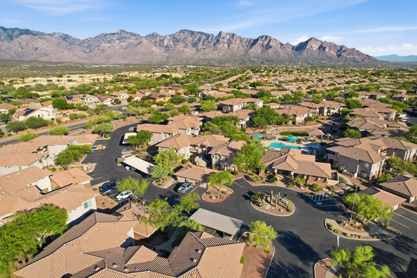 Luxury Resort Community in Oro Valley, minutes from national parks, world-class hiking and bike trails