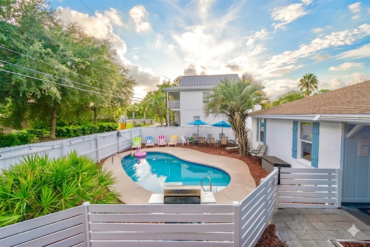Private Pool, Fenced and in Front yard. Pool Heat Available