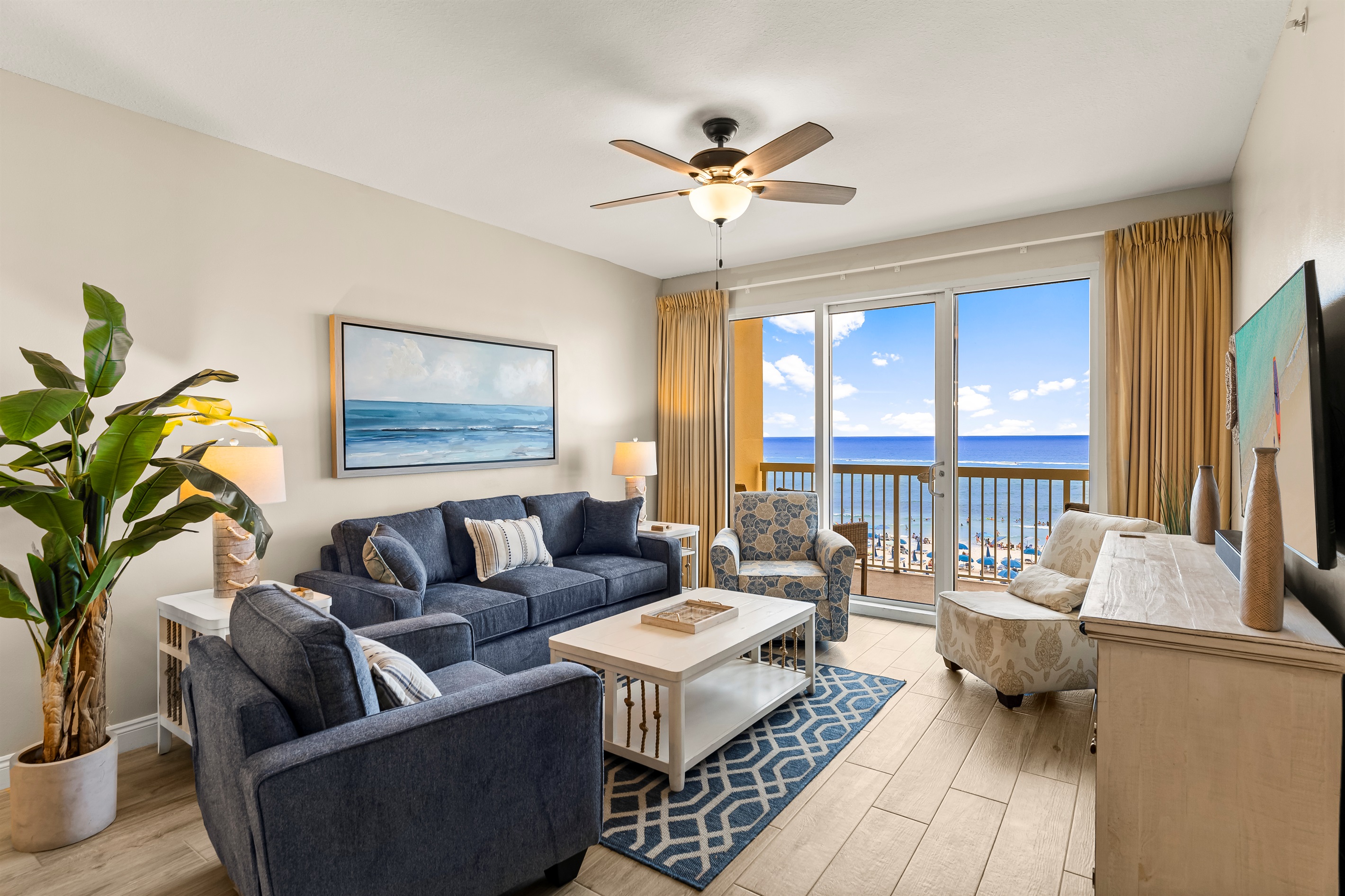 Living space with plenty of seating