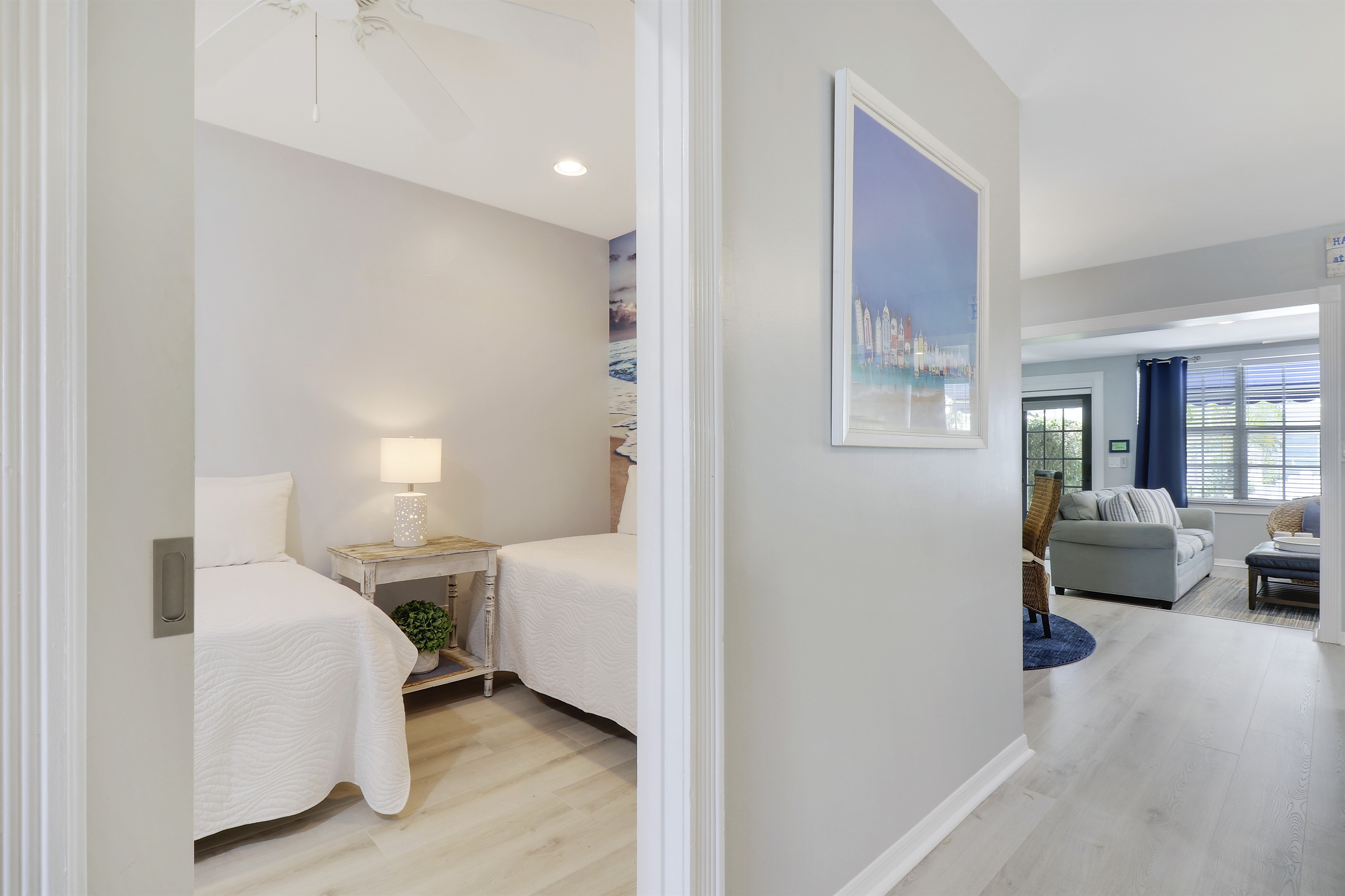 Non-locking barn door, entrance to the bonus room (2 twin beds)