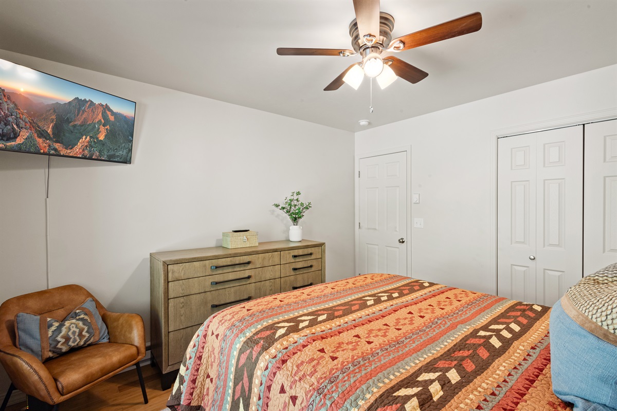 Lower Level- Bedroom 2- Queen bed