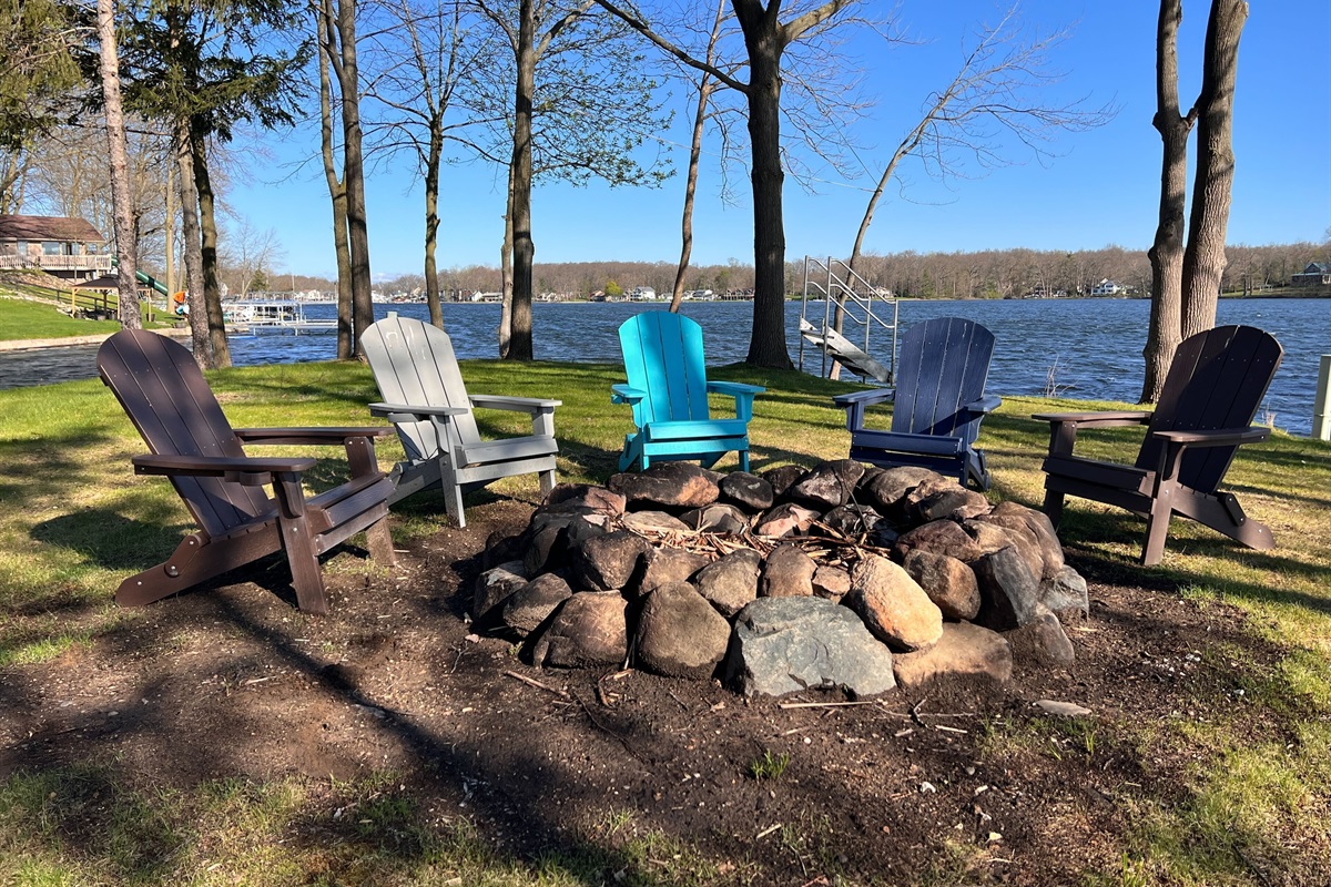 Rock Fire Pit (10 adk chairs on island)