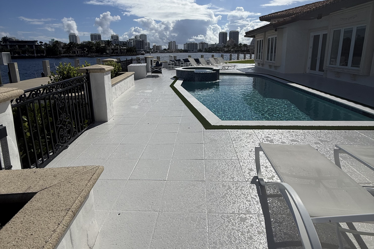 Resort-Style Pool & Spa Overlooking the Intracoastal- new pool and spa Sept 2026