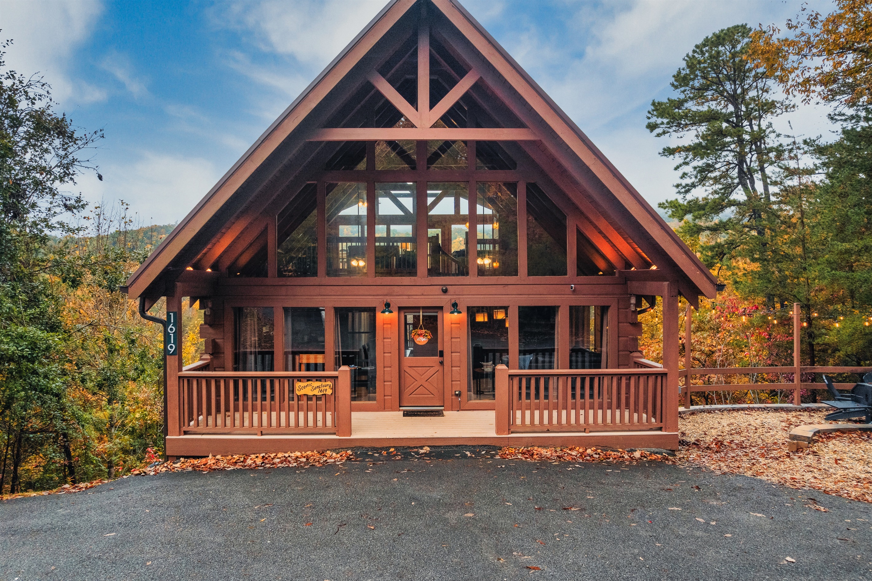 Escape to Scenic Sanctuary, a 3-level cabin with stunning mountain views from every floor. Perfect for families and friends who love to unwind & entertain.
