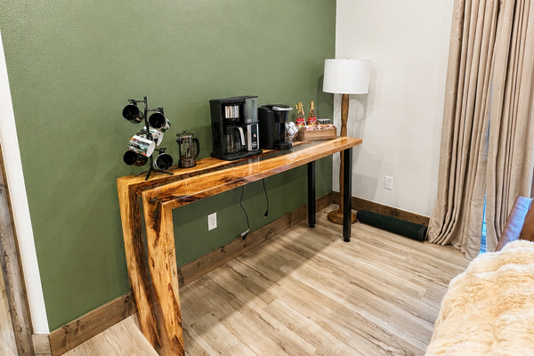 Complete coffee bar with keirug, coffee pot, and syrups!