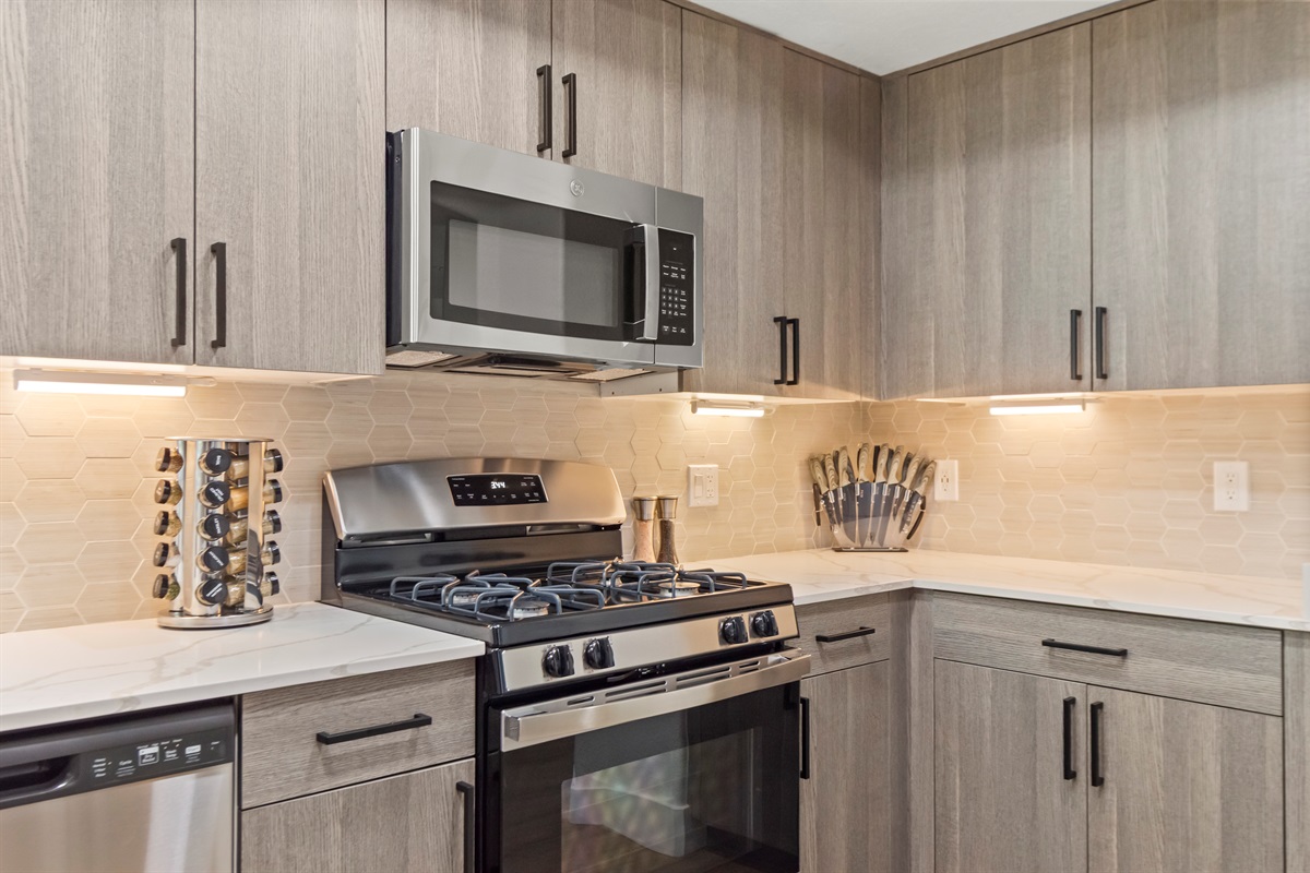 fully stocked kitchen