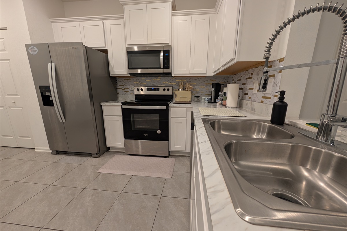 Plenty of space in the kitchen for a comfortable stay