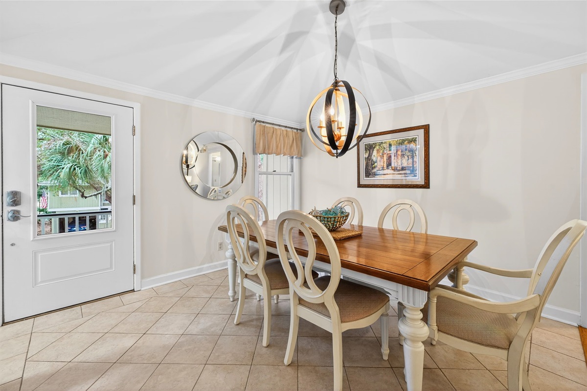 Dining room  | Seaside Cottage | IOP Escapes | 31 Twin Oaks, Isle of Palms, SC