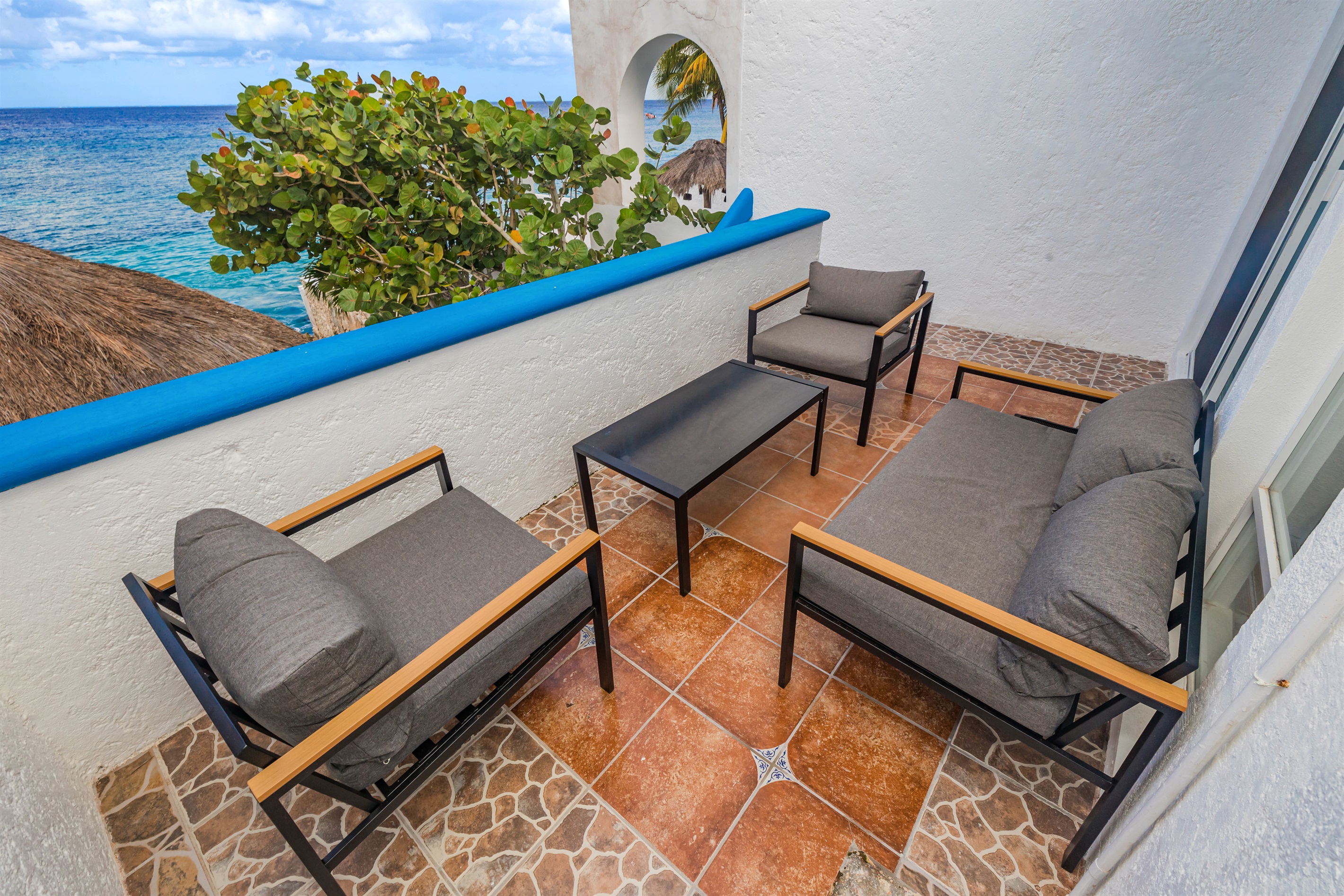 Bungalows Private Outdoor Lounge Area with Ocean View