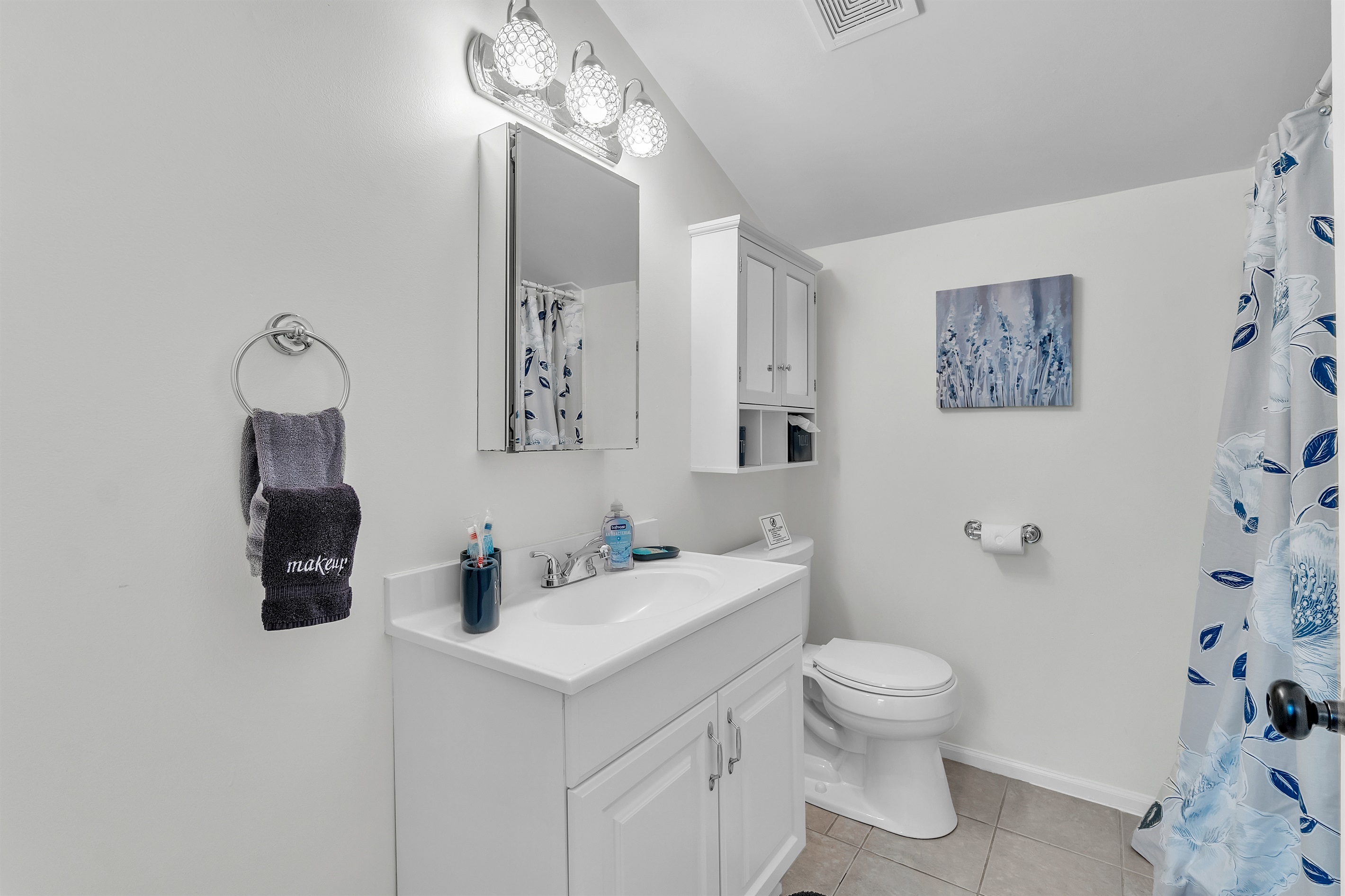 We’ve prepared towels in all sizes so you can save luggage space and bring back more souvenirs.