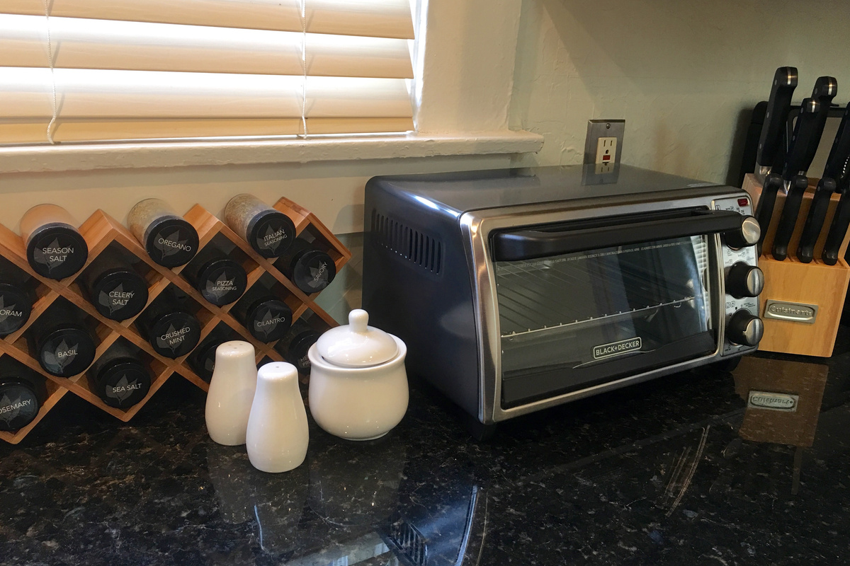 Fully equipped kitchen with starter sundries
