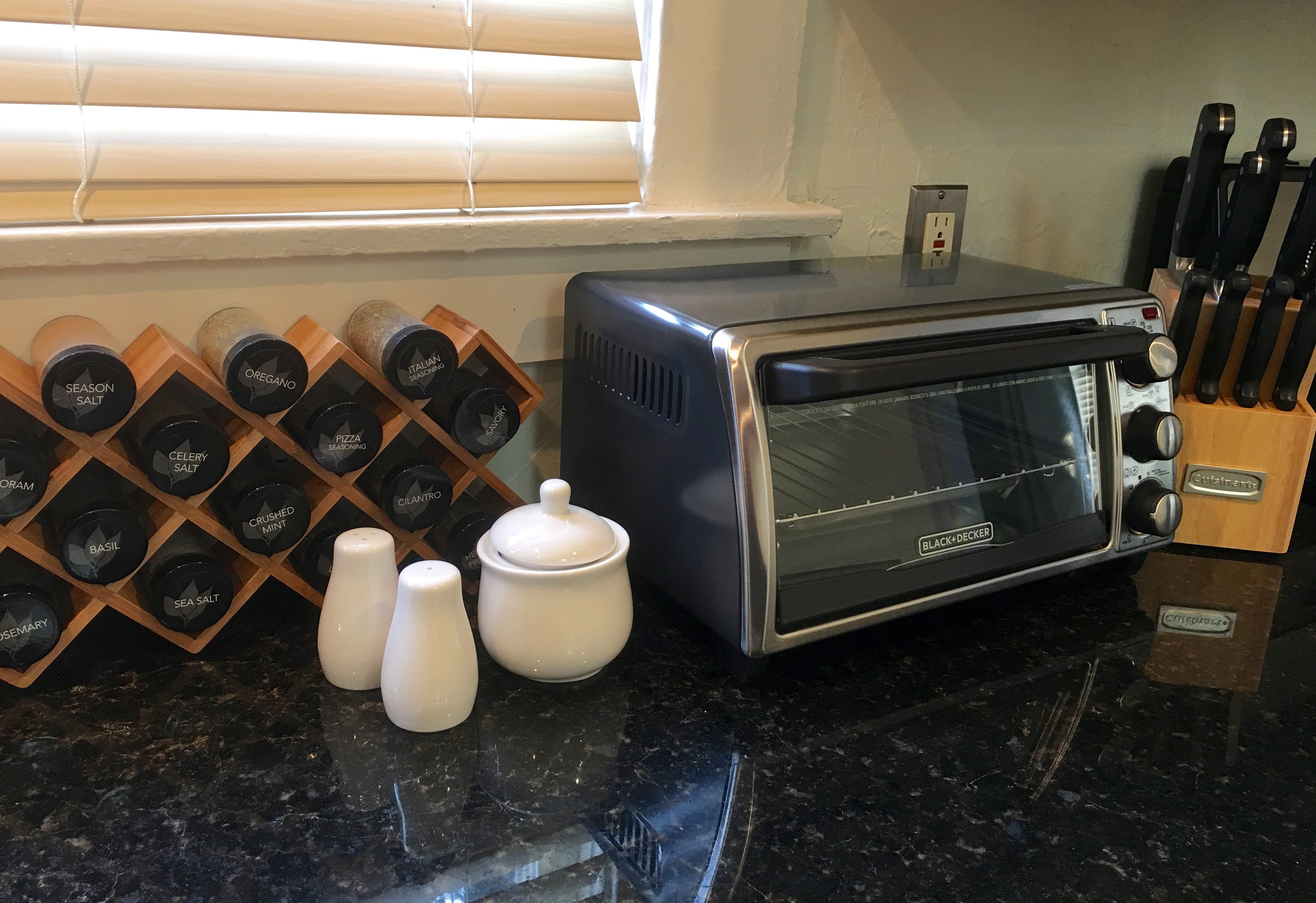 Fully equipped kitchen with starter sundries