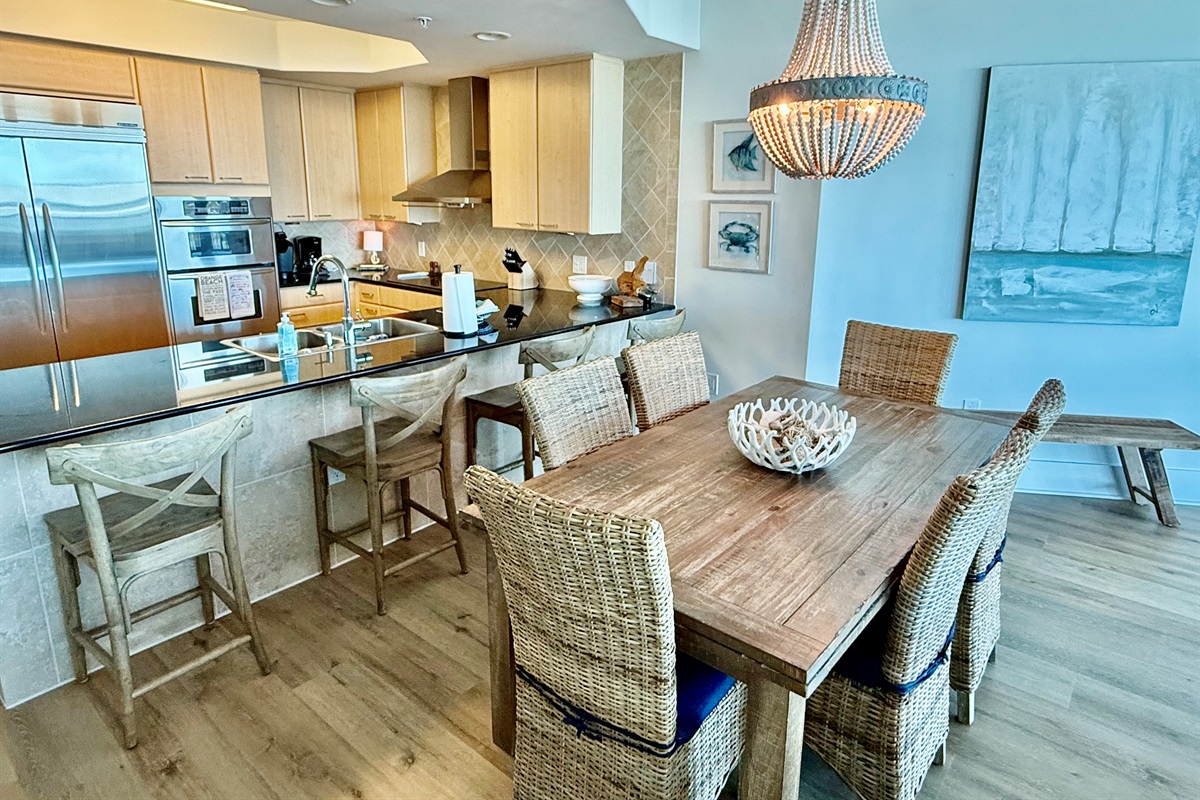 Seating for 6 at the table and 4 at the kitchen bar.