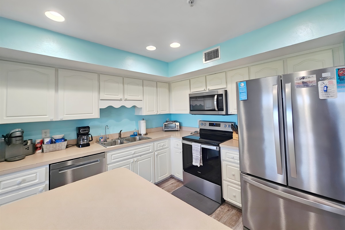 Fully Stocked Kitchen with Dishwasher