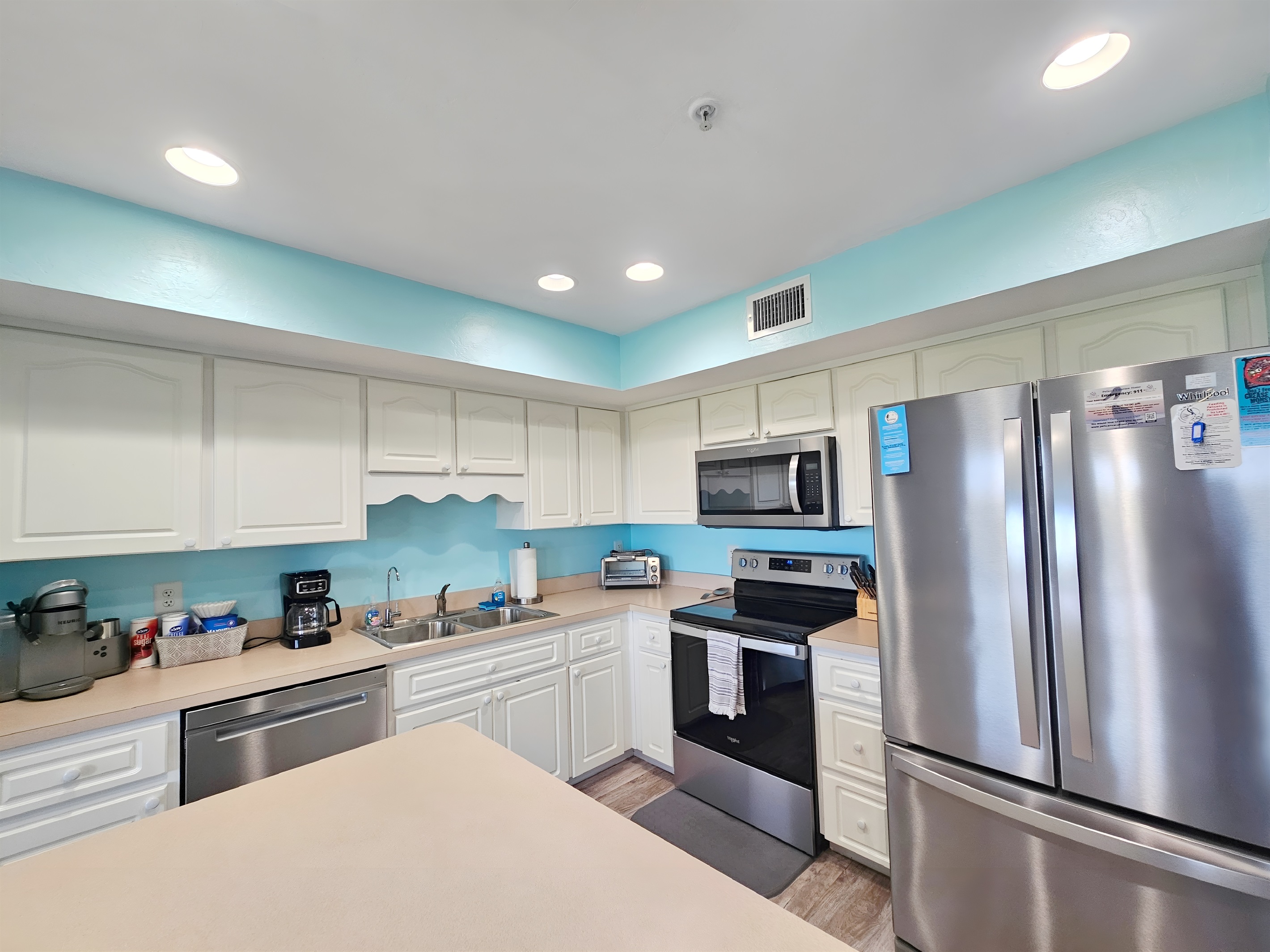 Fully Stocked Kitchen with Dishwasher