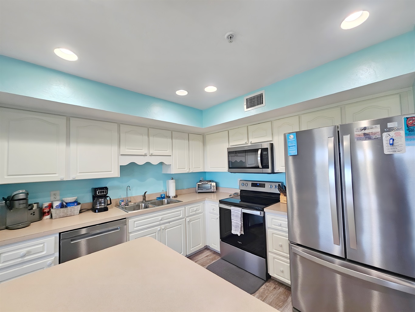 Fully Stocked Kitchen with Dishwasher