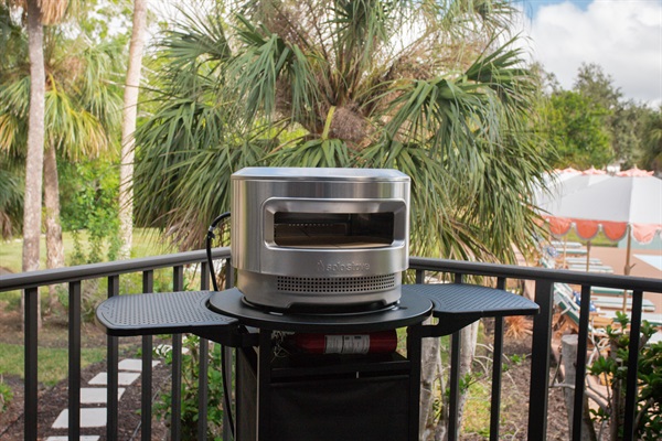 Make it a night to remember with the Solo Stove pizza oven. Fully stocked with all the accessories for team bonding, DIY dinner fun, or a gourmet slice made to order. These are the moments they will remember.