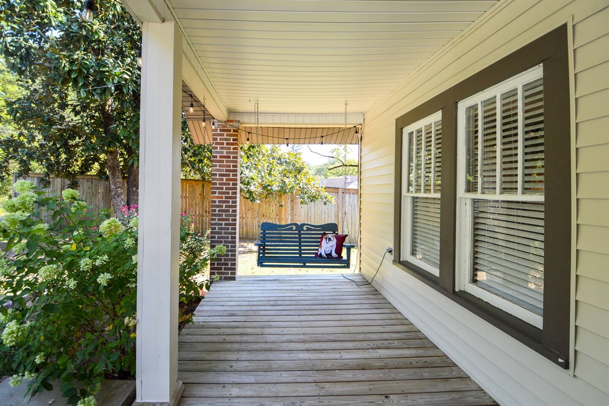 Porch swing